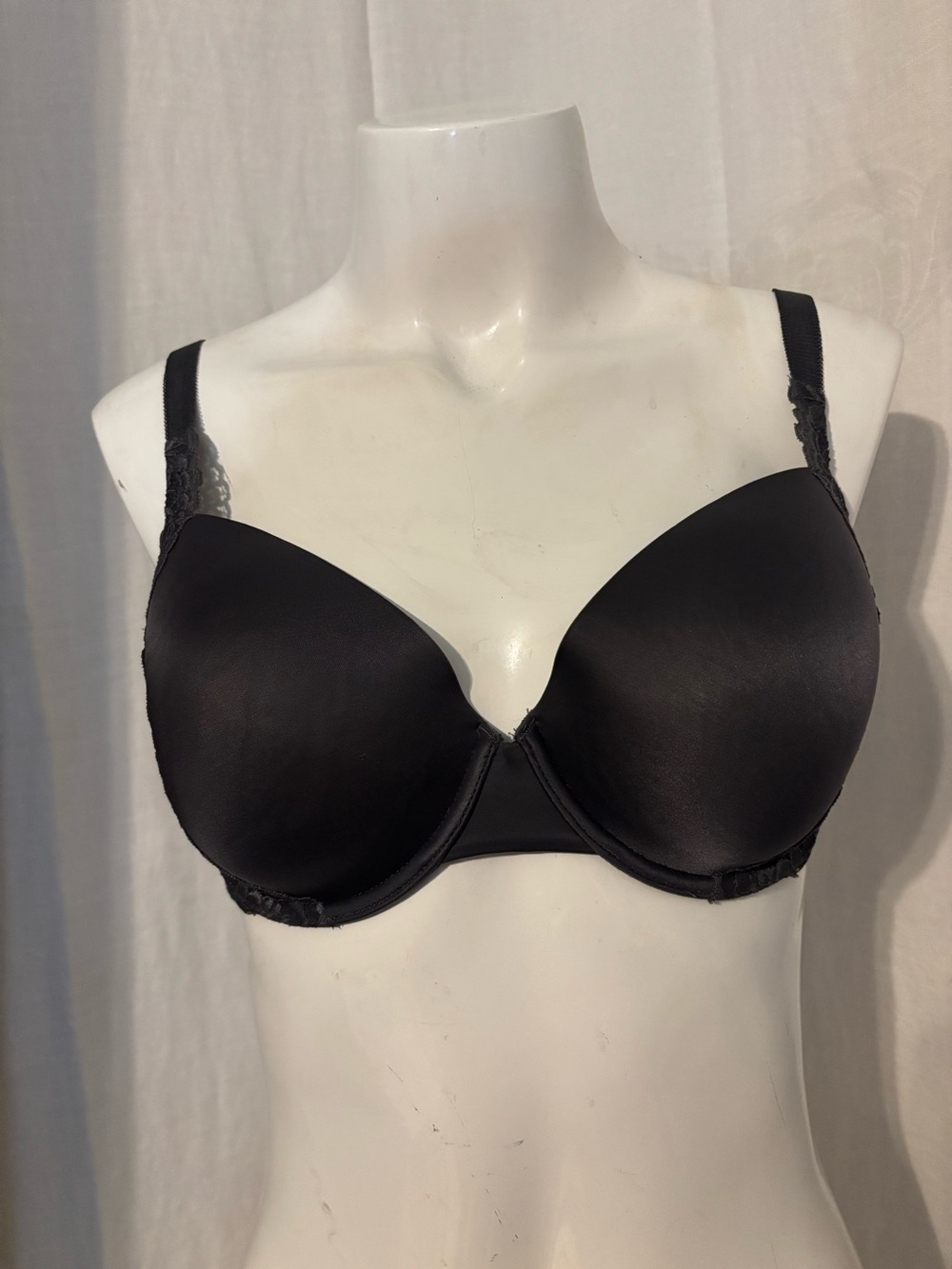 Savage X Fenty Women’s bra 
 36 D